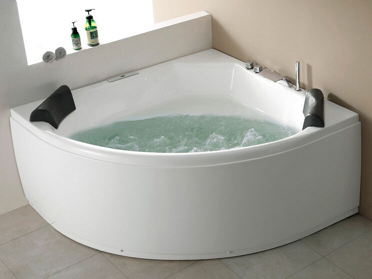 Eck Whirlpool Vita 145x145x69 Made in Germany 22 Düsen mit Armatur