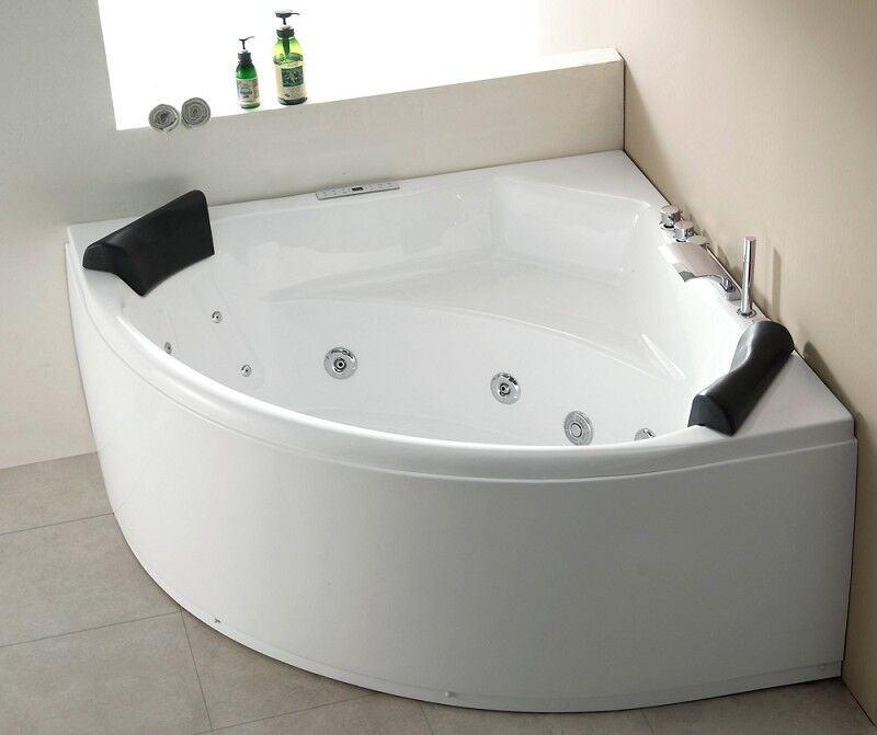 Eck Whirlpool Vita 145x145x69 Made in Germany 22 Düsen mit Armatur